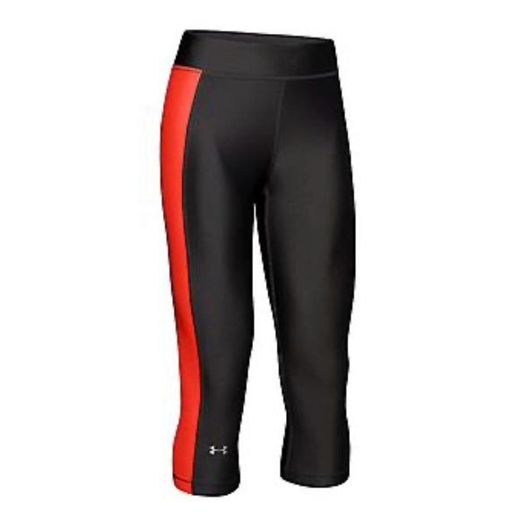 Like New/EUC women’s Under Armour compression capri leggings, size medium - Picture 1 of 3